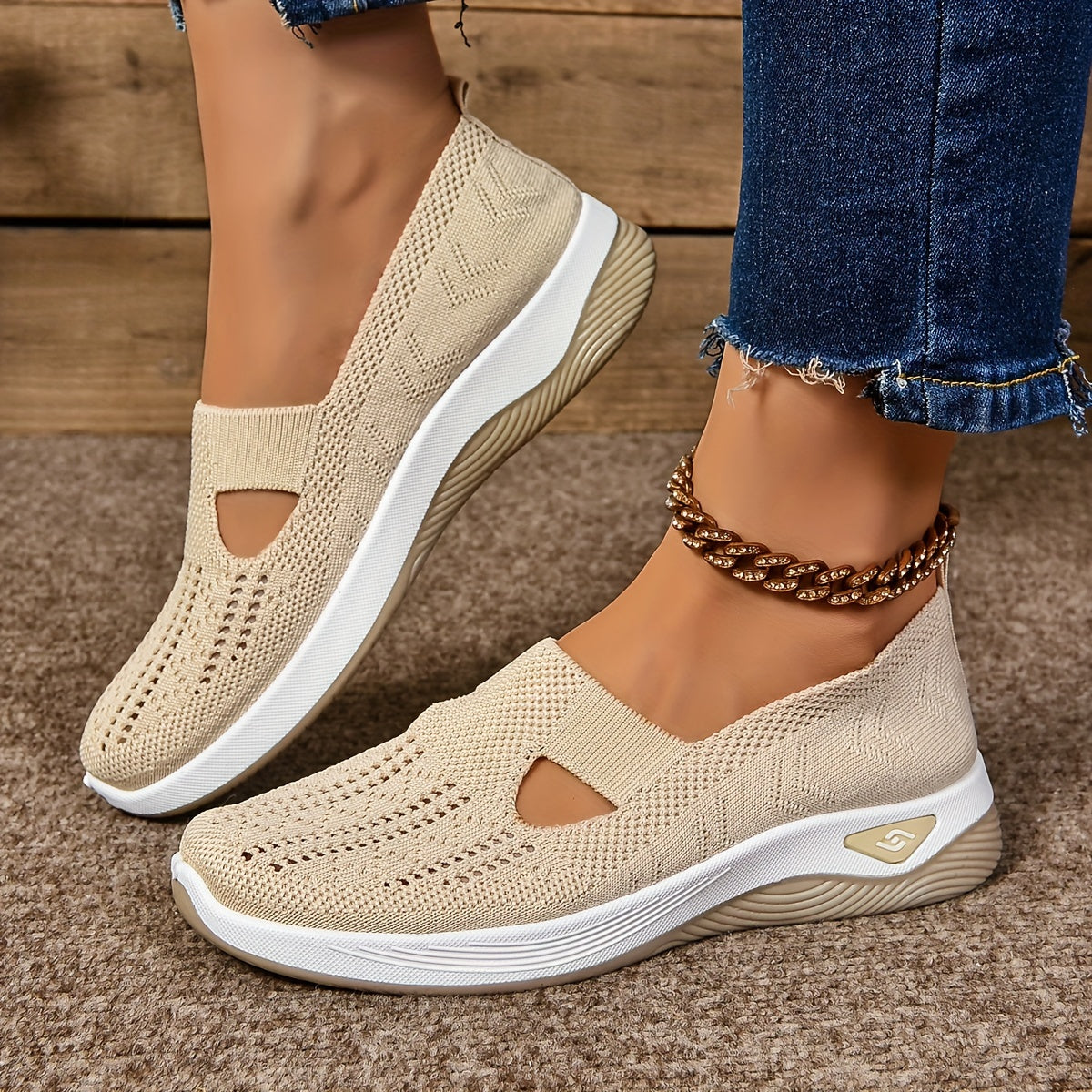 Comfortable Christine Brewer non-slip orthopedic shoes for women with free insoles, ideal for walking and everyday support.