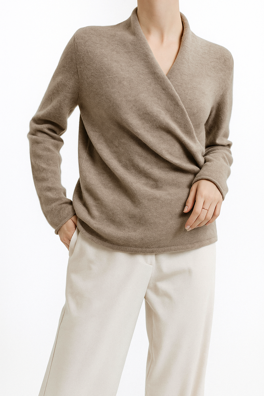 Christine Brewer Gwen cashmere V-neck sweater for women, elegant knit sweater with a relaxed fit and soft texture.