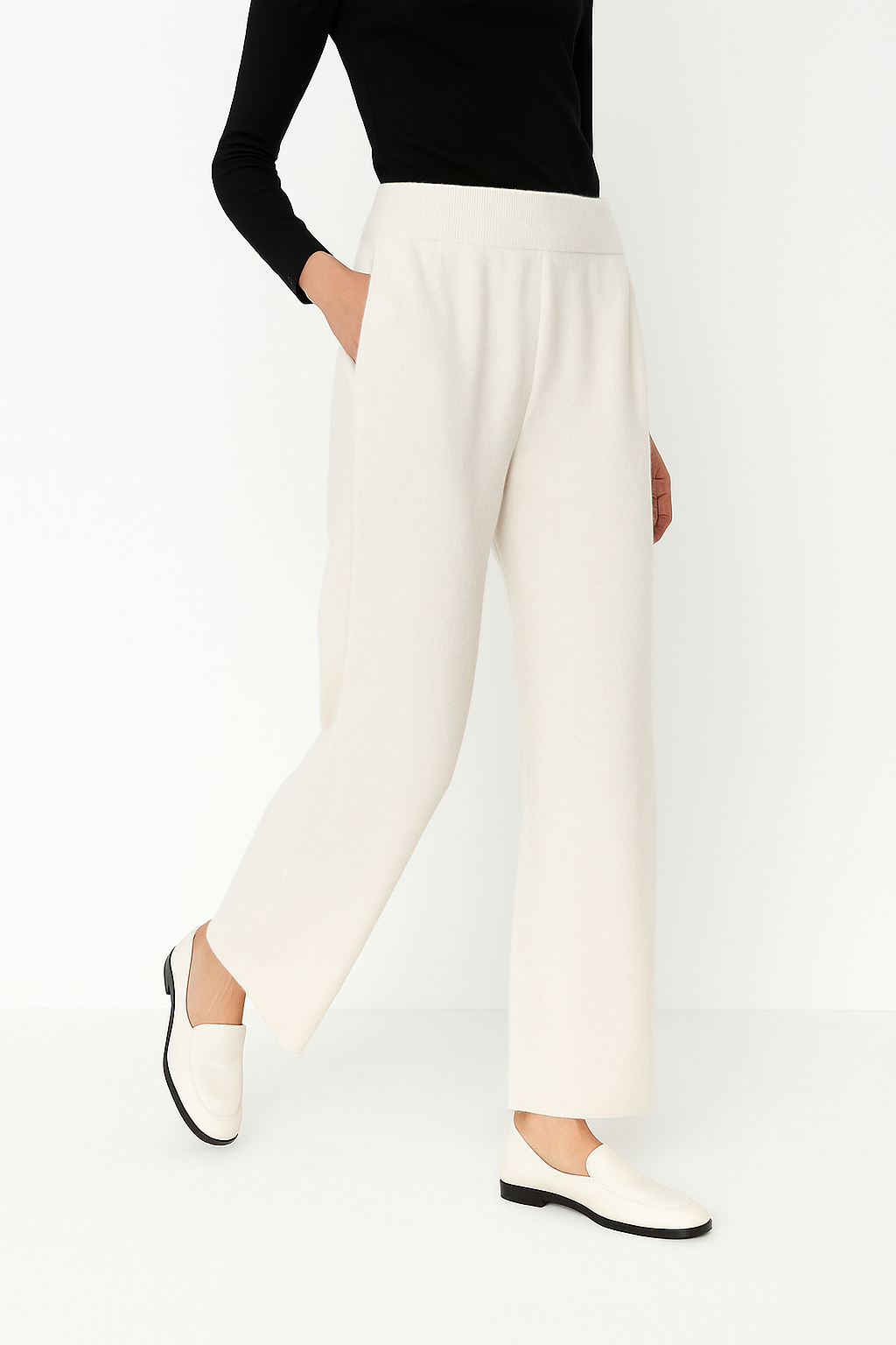 Women’s loose pull-on jogger pants by Christine Brewer, comfortable cashmere-style casual pants for women.