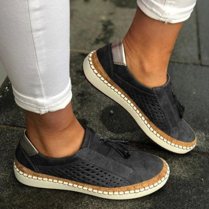 Christine Brewer Arden Orthoflex slip-on shoes for women with orthopedic comfort, ideal for walking and everyday wear.