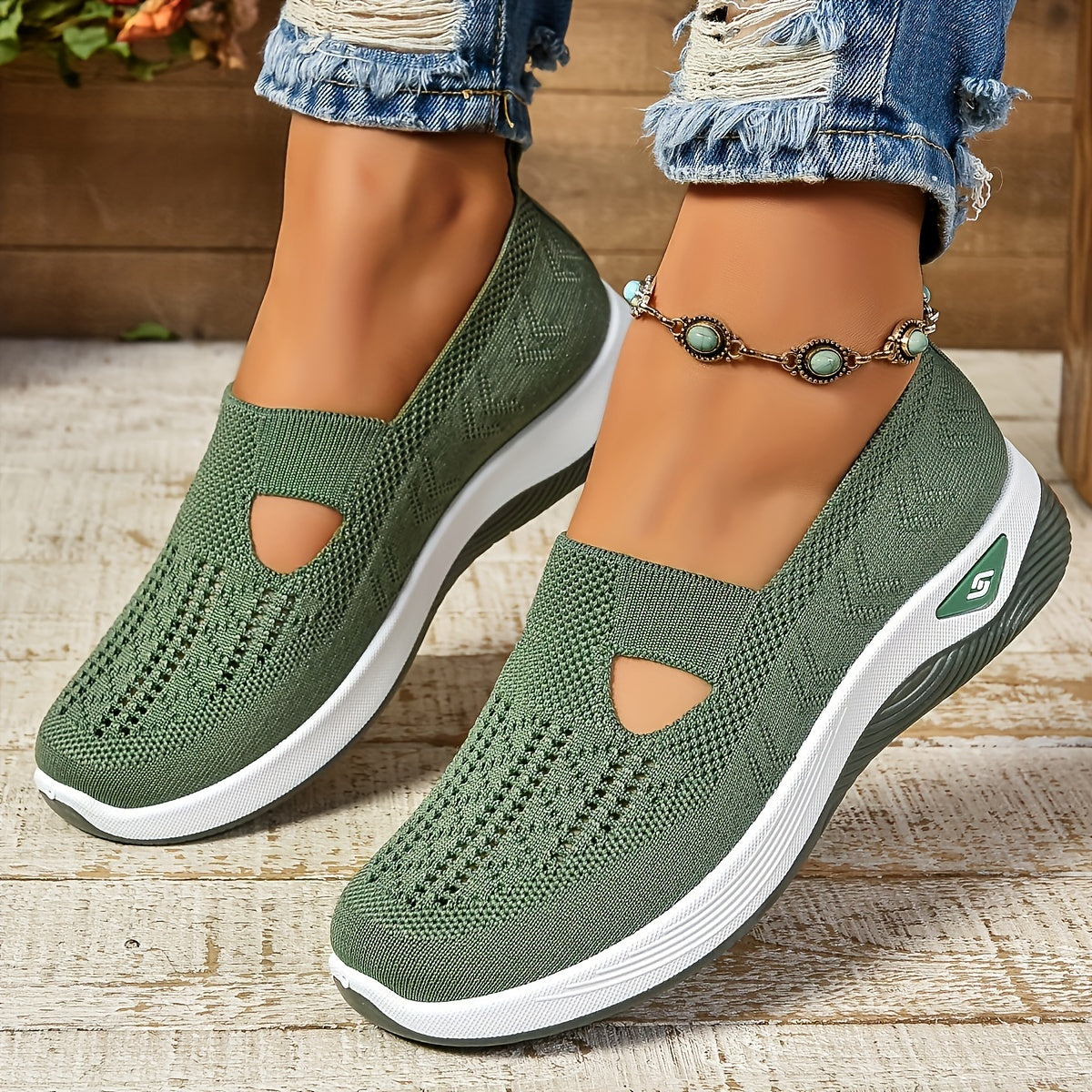 Comfortable Christine Brewer orthopedic shoes for women with non-slip soles and free insoles, ideal for walking and daily support.
