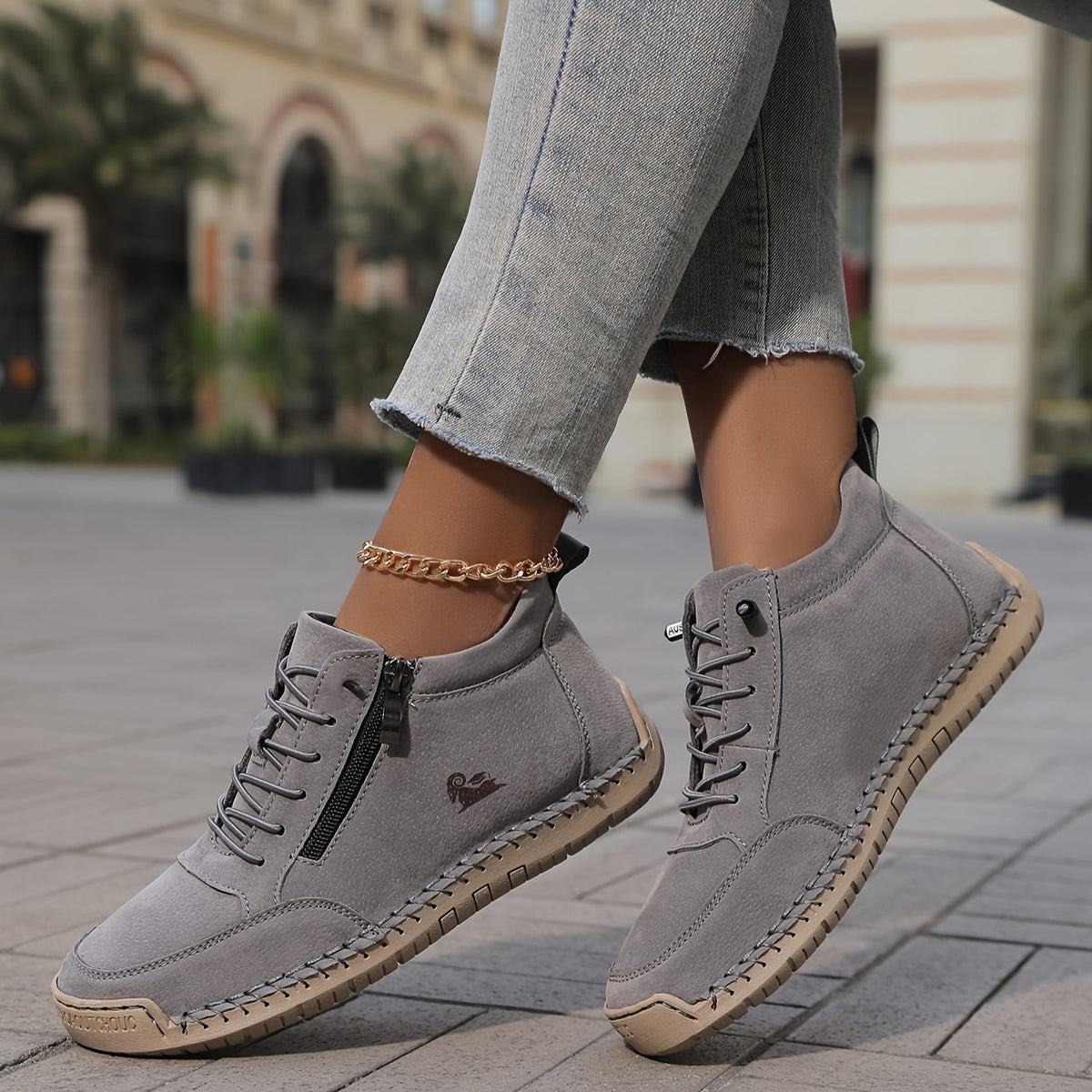 Roberta | Women Wide Toe Box Cushioned Walking Shoes