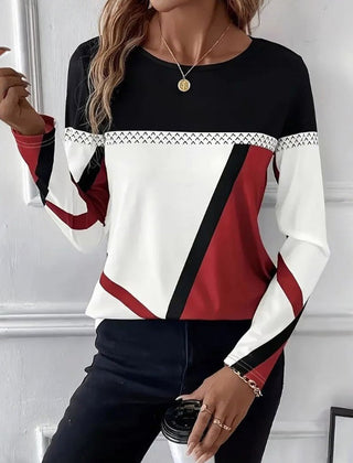 Christine Brewer Quinn women's blouse, stylish white chemisier with a relaxed fit and classic collar, shown on a model.