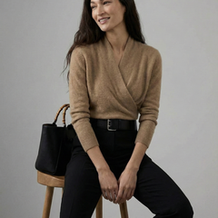 Christine Brewer Dawn cashmere sweater for women, soft beige knit with long sleeves and a cozy, elegant fit.