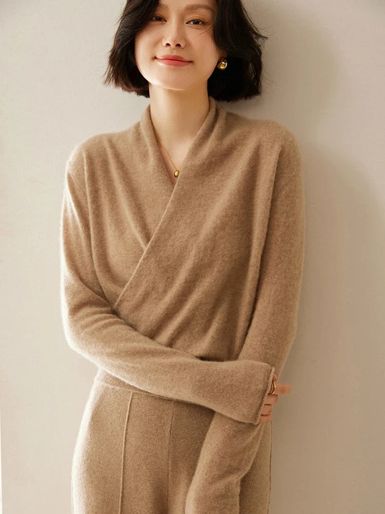 Christine Brewer Dawn cashmere sweater for women, soft beige knit with long sleeves and a cozy, stylish fit.