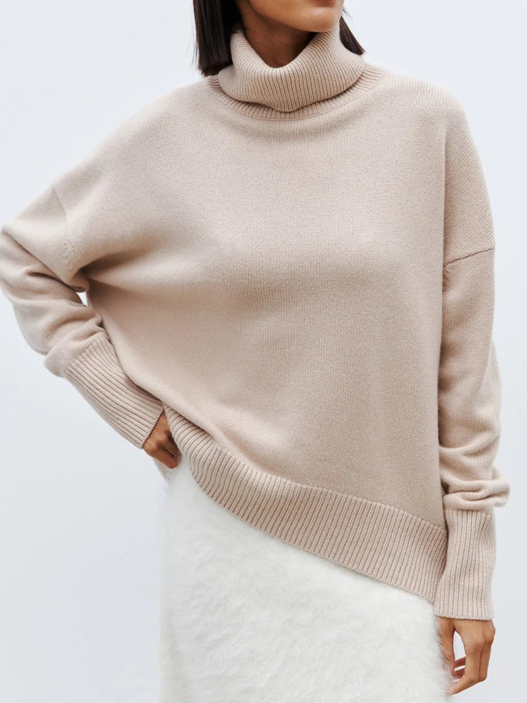Christine Brewer Erica oversized women's turtleneck sweater in cozy knit, featuring a relaxed fit and classic design.