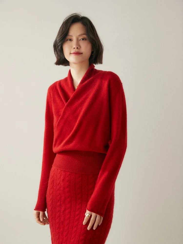 Women’s Dawn cashmere sweater by Christine Brewer, soft beige knit with a relaxed fit, displayed on a mannequin.