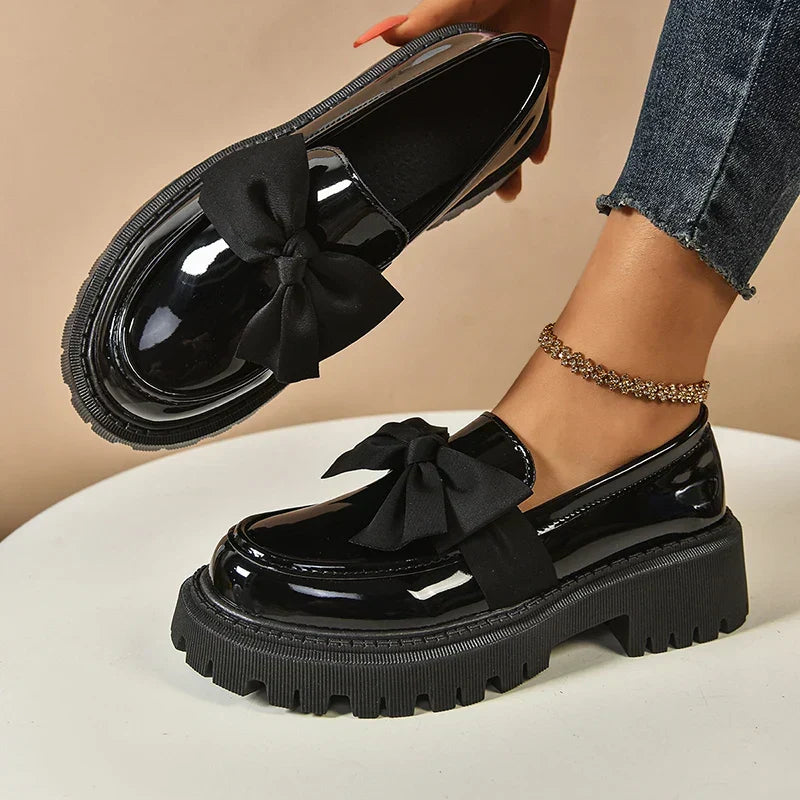 Christine Brewer Garisa platform shoes for women with orthopedic comfort, ideal for walking and everyday wear.