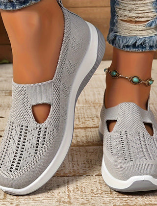Comfortable Christine Brewer orthopedic shoes for women with non-slip soles and free insoles, ideal for walking and everyday wear.